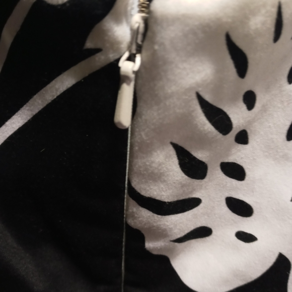 Dress - Picture 7 of 7